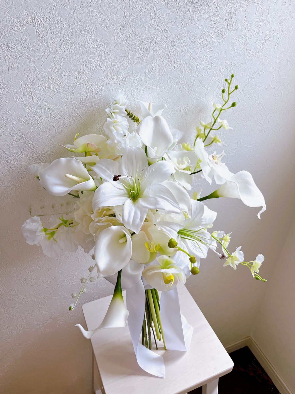 2点セット】ホワイトカラーリリーと胡蝶蘭のウエディングブーケ