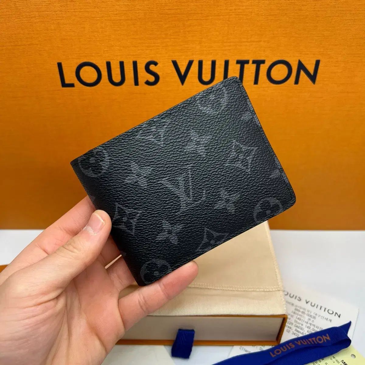 新グレード/フル構成 Louis Vuitton(ルイヴィトン) エクリプス ミュルティプリ ウォレット 二つ折り財布