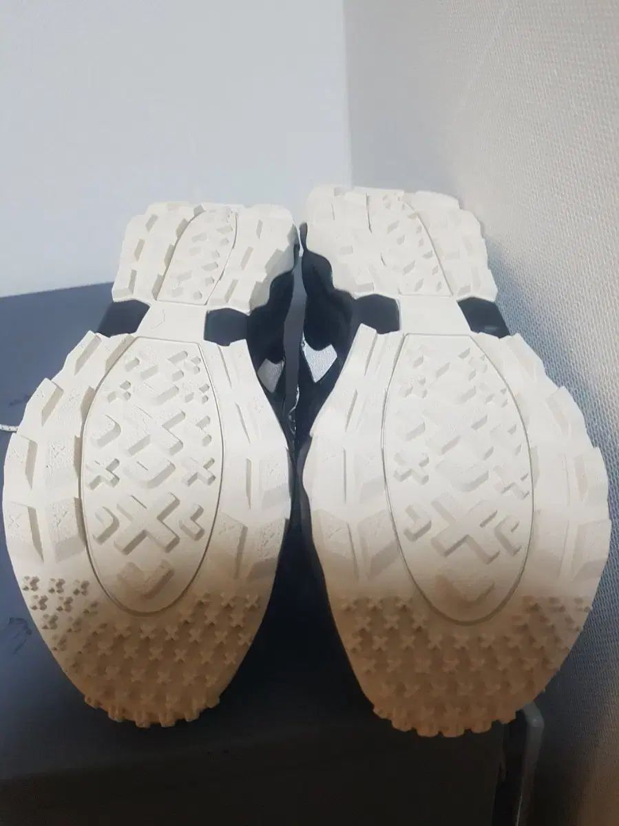PUMA エンボス加工