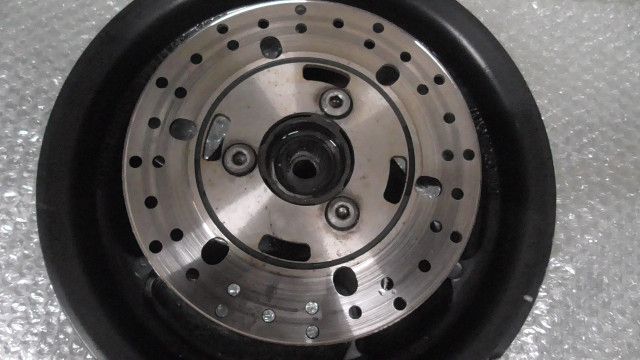 アクシスZ SED7J-021xxx の フロントホイール 1759985103