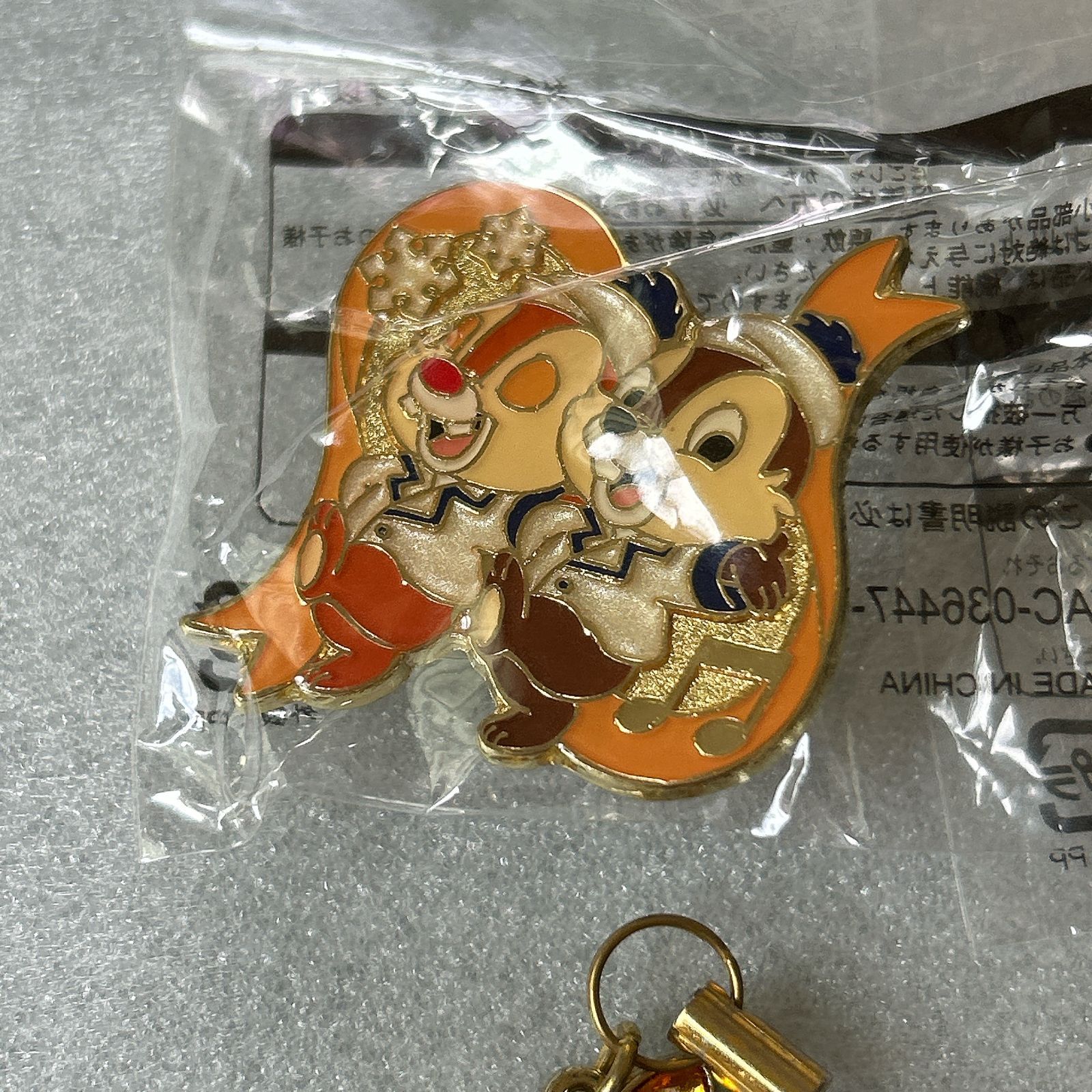 チップとデール オバケミッキー 非売品ピンバッジ 美女と野獣