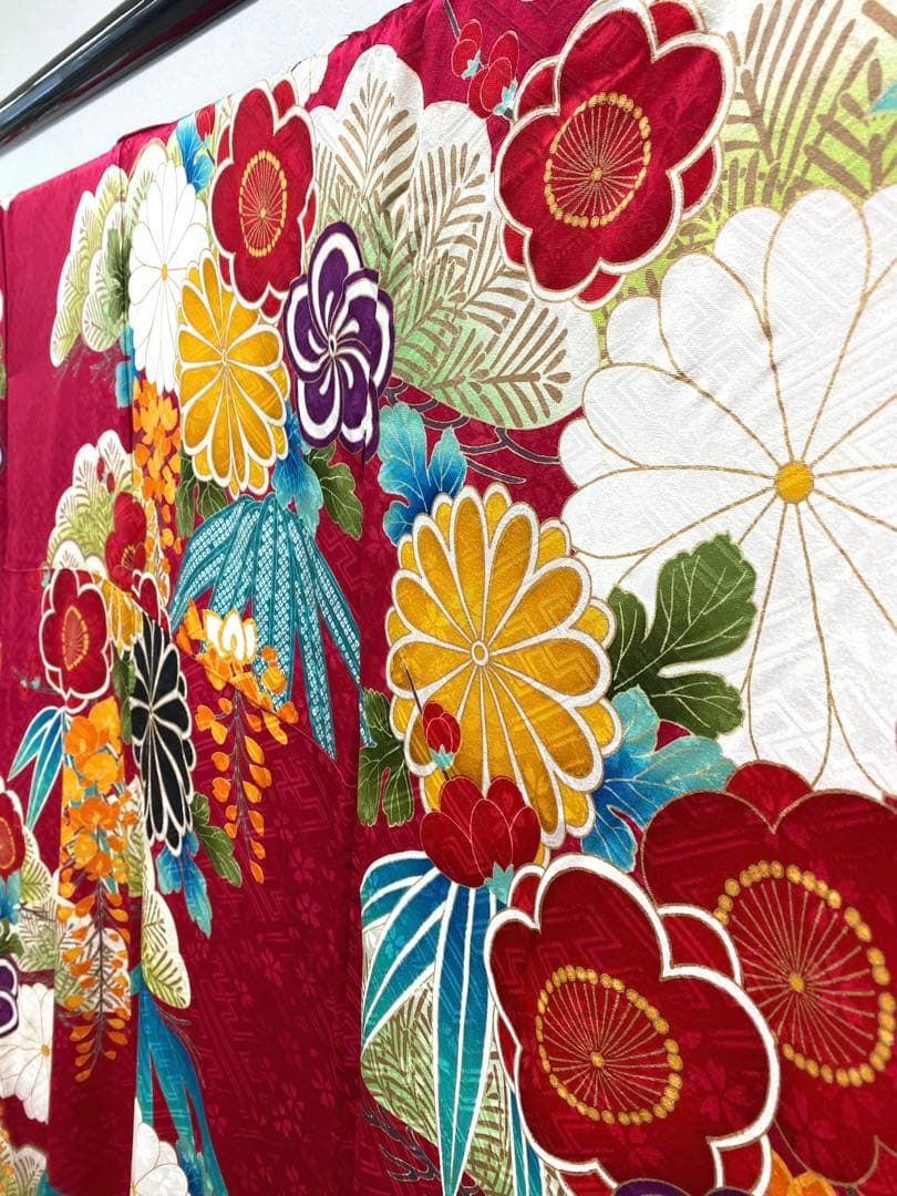 ブランド振袖 山本寛斎 金駒 金彩 紋意匠 豪華 身丈163cm 撥水加工済