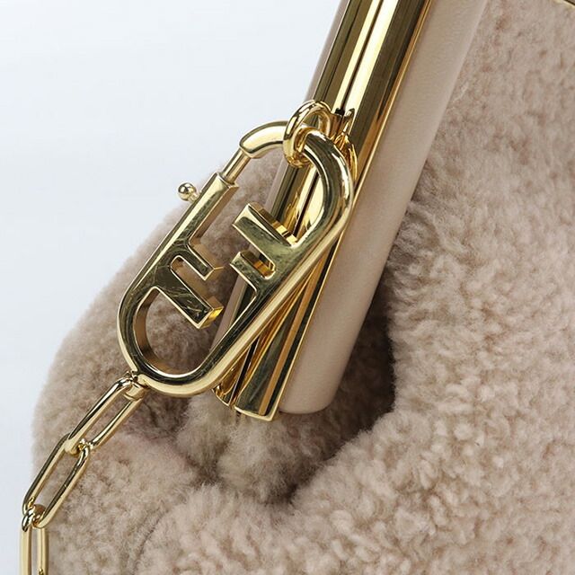 ファースト スモール