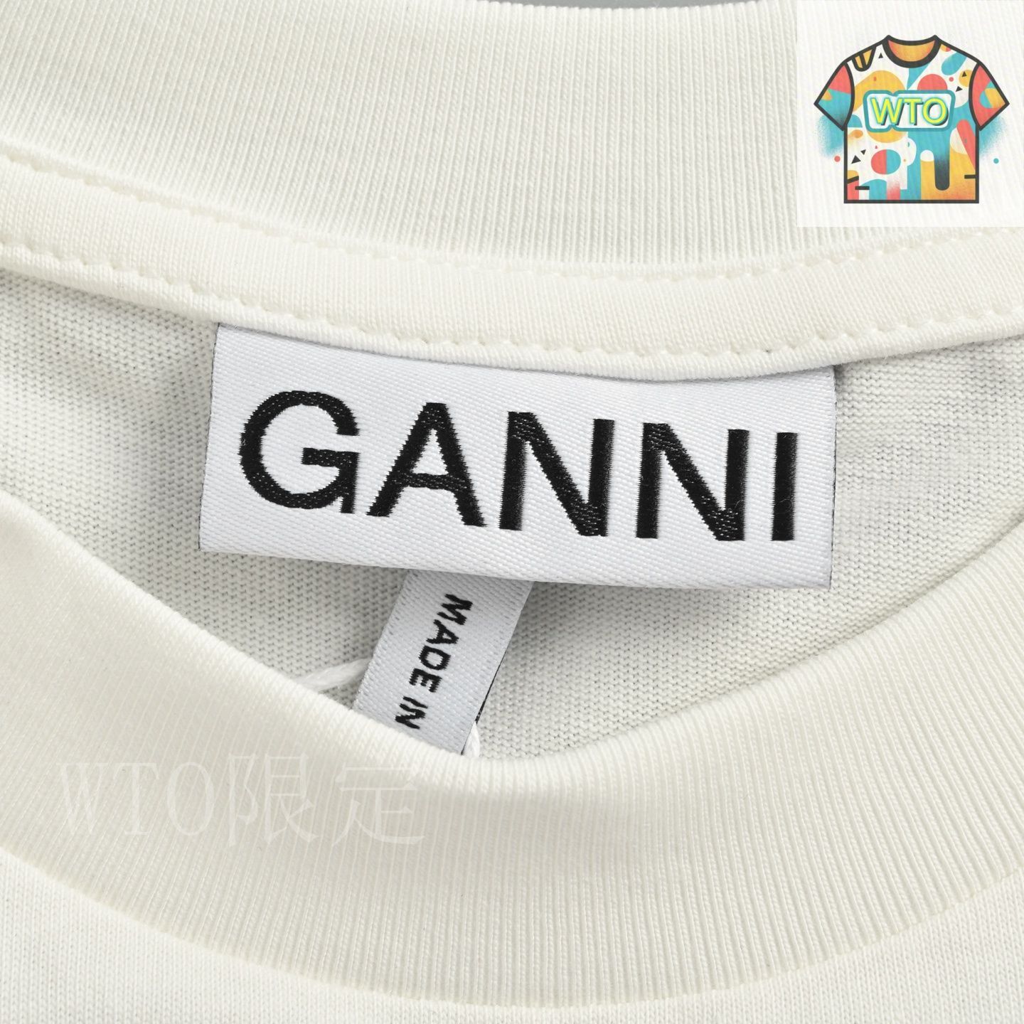 <NAO>GANNI Tシャツ スマイルマーク NAO>GANNI Tシャツ スマイルマーク GANNI street shoot blogger