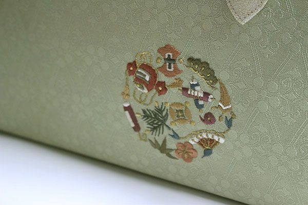 新品未使用 ！！ ポイント刺繍入り　西陣帯地使用 利休バッグ　25064 新品未使用 ！！ ポイント刺繍入り 西陣帯地使用 利休バッグ
