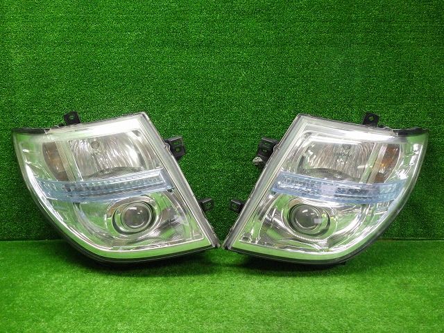 E51 エルグランドハイウェイスター 後期 ヘッドライト左右 100-24852