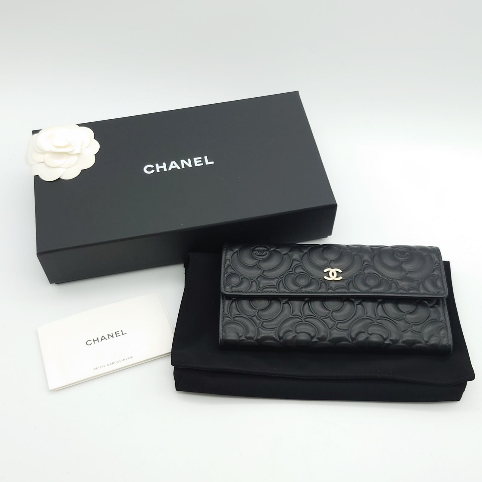 シャネル CHANEL カメリア 長財布 ココマーク 二つ折り ロゴデザイン 