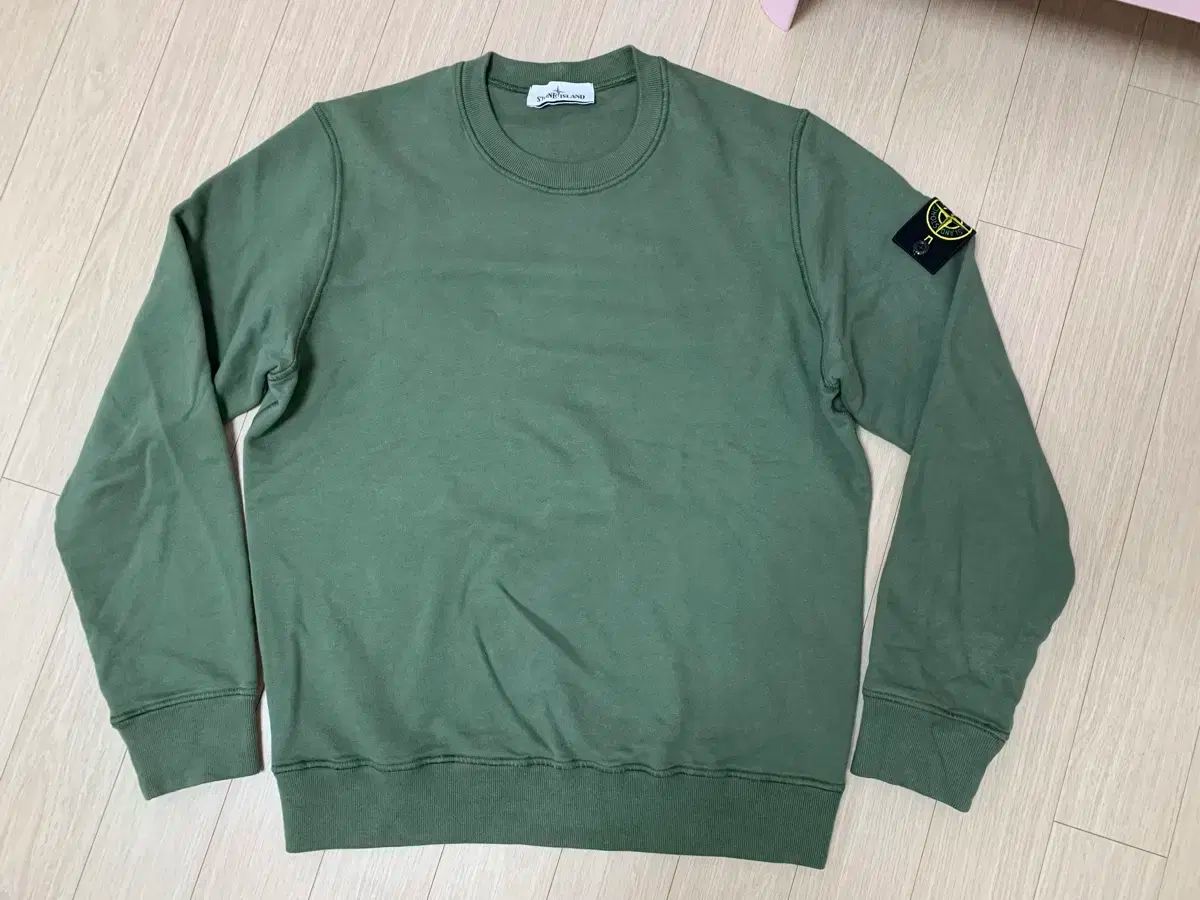 STONE ISLAND ストーンアイランド 裏起毛パーカー カーキ Mサイズ