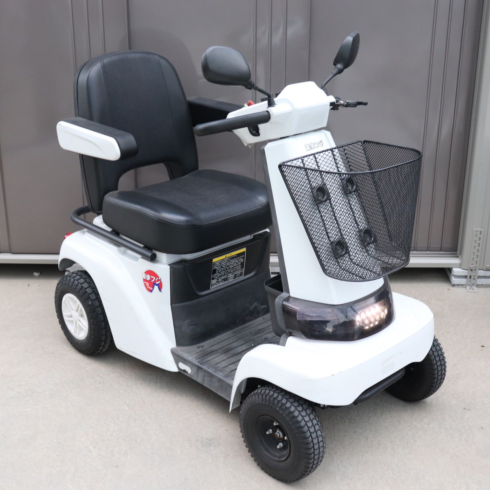 愛知県発 SERIO セリオ 遊歩フジ セニアカー ホワイト 白 シニアカー 高齢者 散歩 即日対応 ラクル介護館