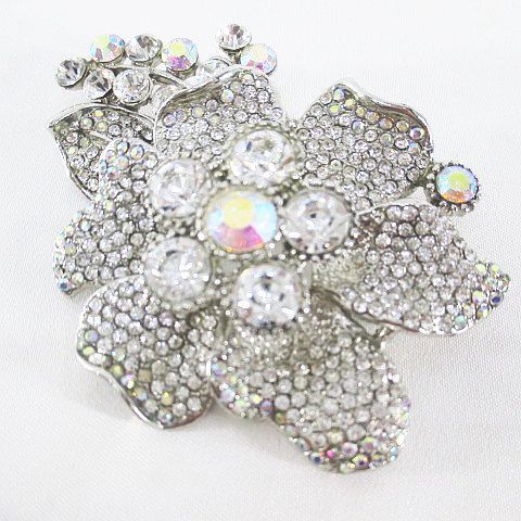 Christian Dior  フラワー　ラインストーン ブローチ シルバー Christian Dior フラワー ラインストーン ブローチ シルバー