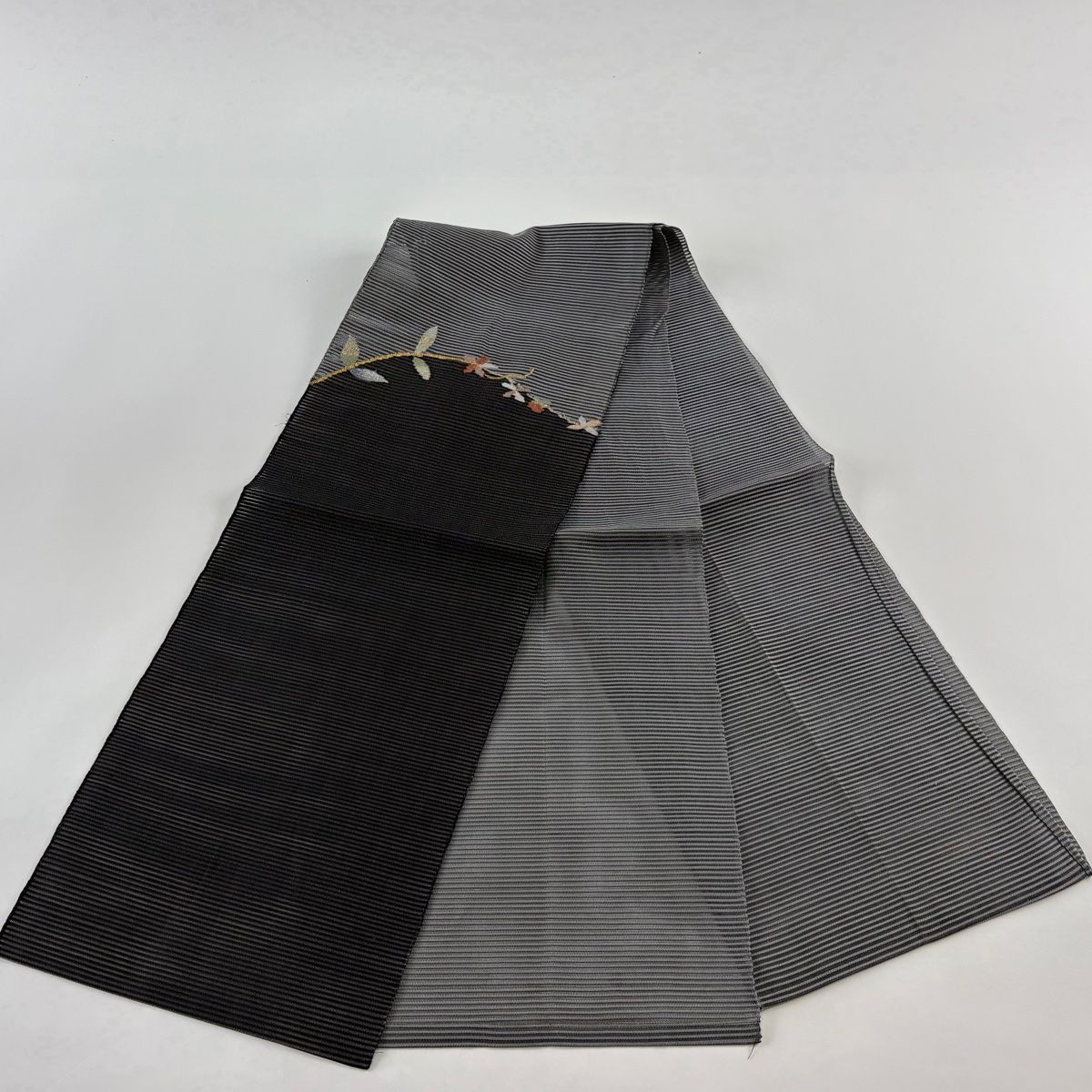 名古屋帯 秀品 夏帯 八寸名古屋帯 絽 草花 金銀糸 灰色 正絹