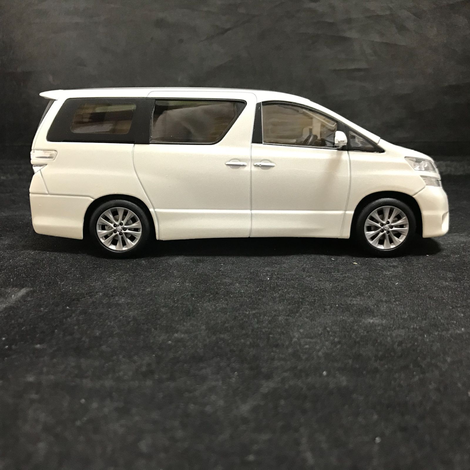 2645 トヨタ オフィシャルミニカー ヴェルファイア カラー