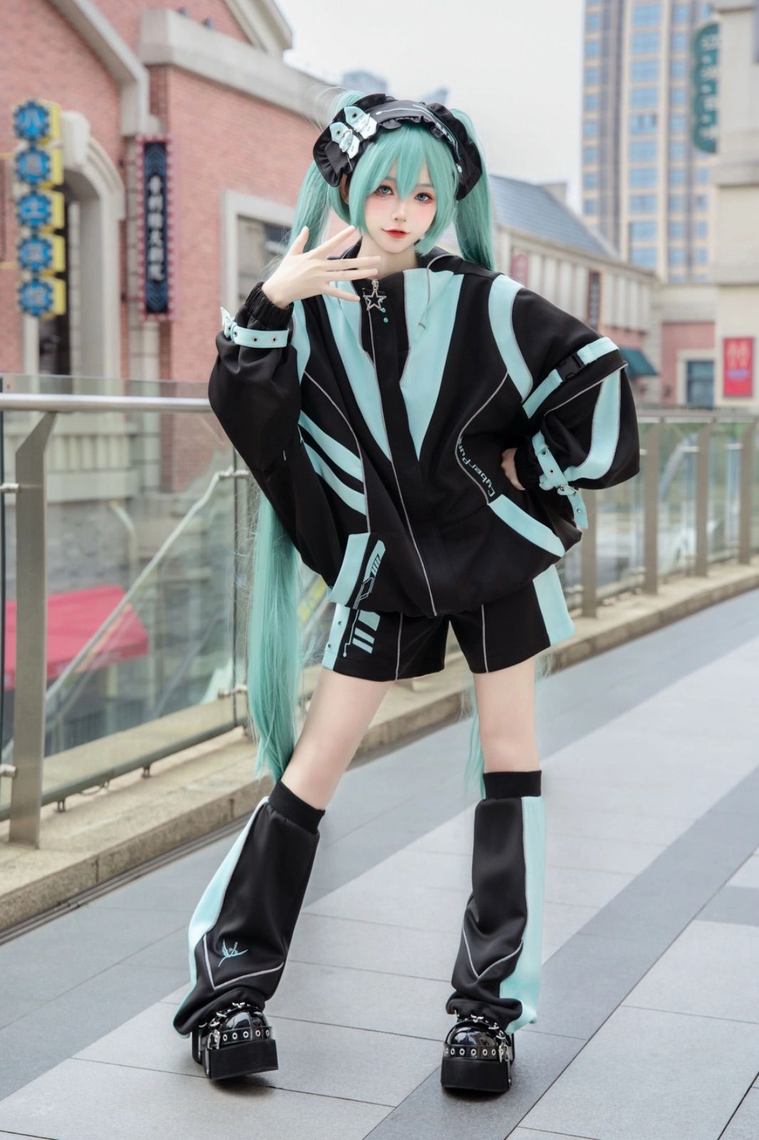 HELLOKITTY×DimMoire] ジャージトップス (Black) HELLO KITTY×DimMoire