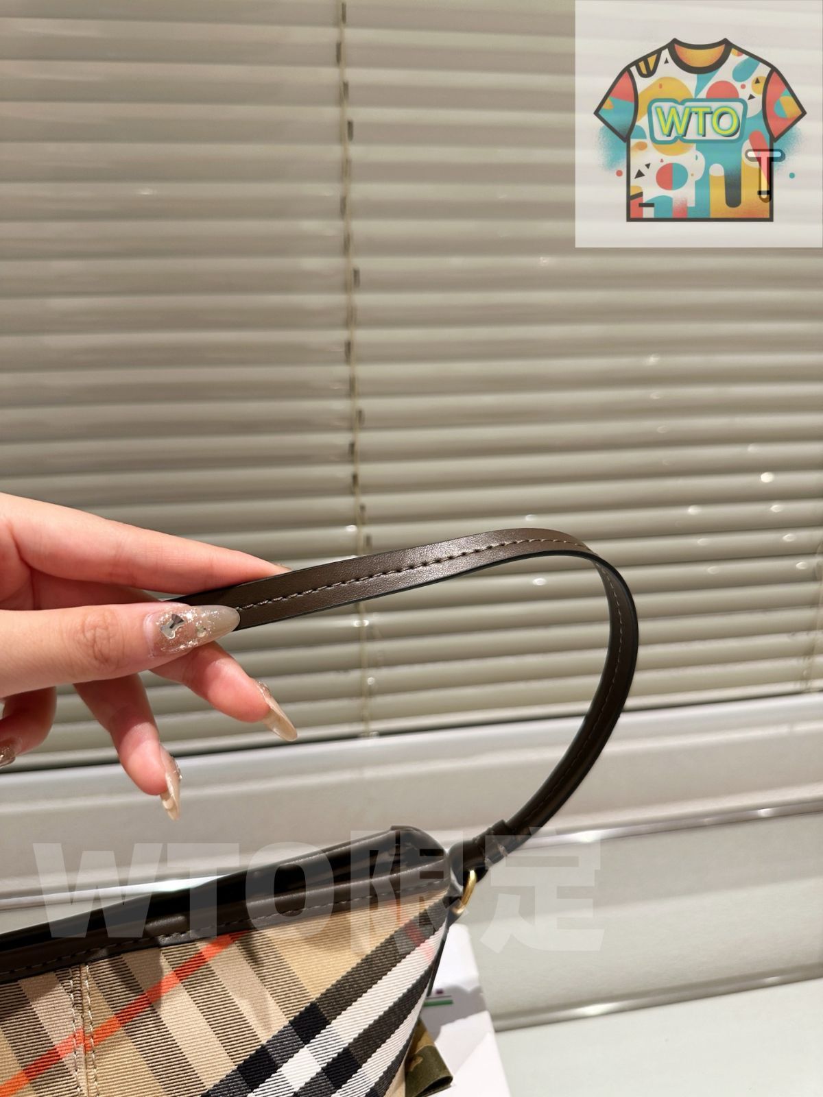 今日WTO】Burberry バーバリー ミニホボシリーズ クラシック格紋