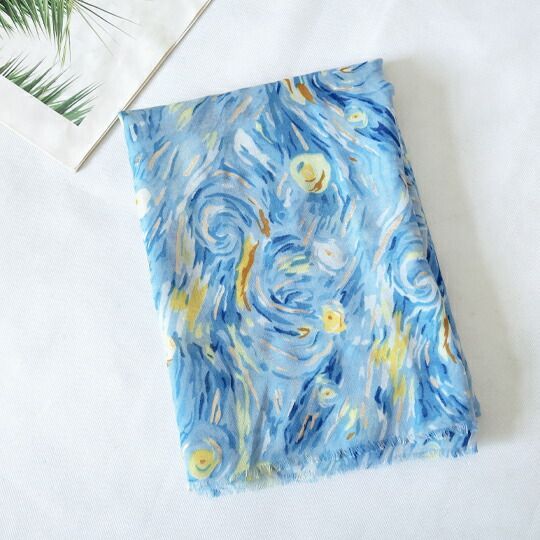ゴッホの代表作「星月夜」からインスパイアされた大判ストール 渦巻く