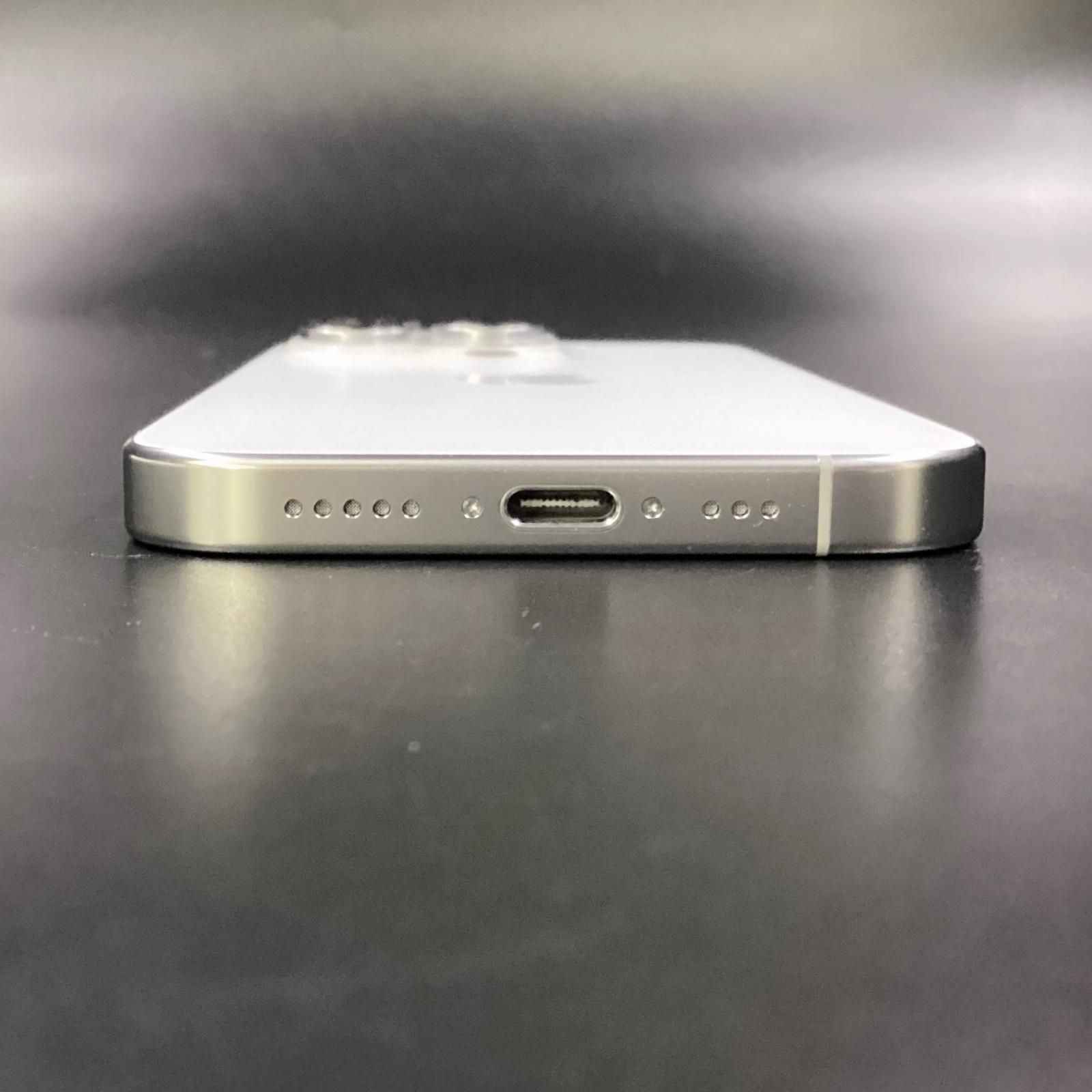 iPhone 16 Pro 256GB ホワイトチタニウム SIMフリー 美品 動作