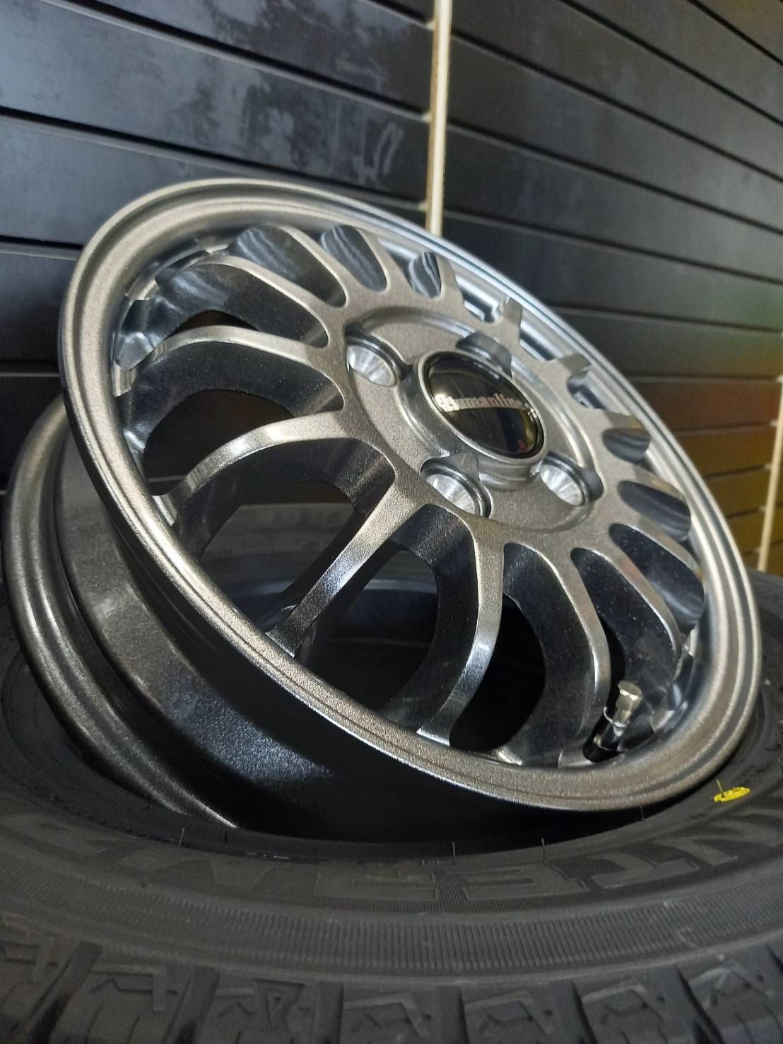 絶対にあなたの一番選択！ 製 ダンロップ WINTER MAXX LV01 145 80R12 80 78 HF-15 4本 47800円● ハイゼット●アトレー●ピクシス●キャリー●エブリイ バン スタッドレスタイヤ アルミ 4本SET 145R12 6PR 相当