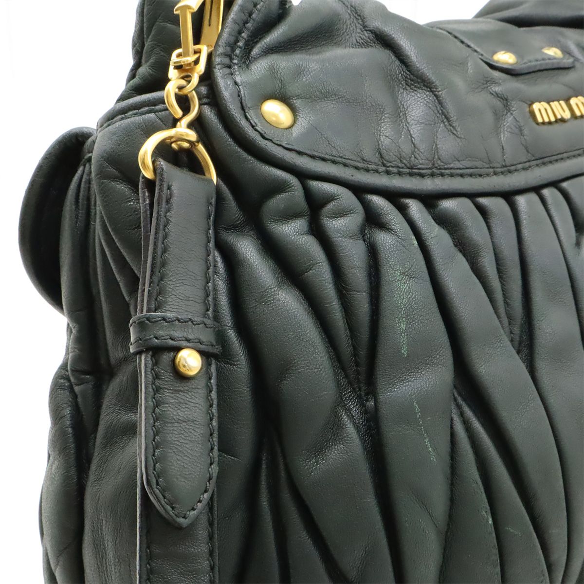 miu miu ミュウミュウ マテラッセ レザー　ダークグリーン miu ミュウミュウ miumiu マテラッセレザー 二つ折り財布 ロゴ 緑