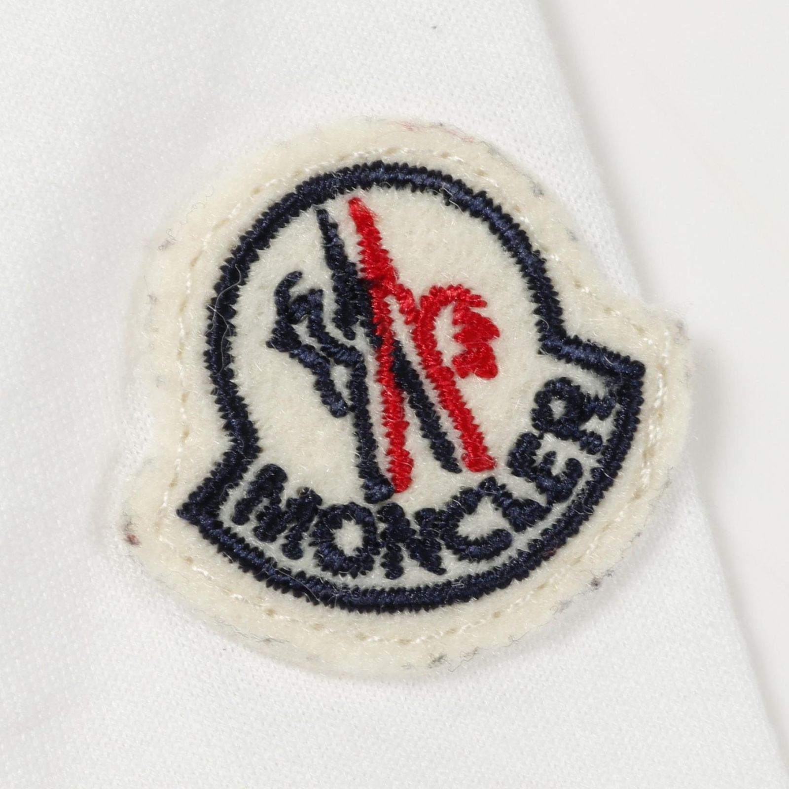 モンクレール MONCLER SUPEEER Tシャツ コットン ホワイト 8085150 ユニセックス 中古 モンクレール MONCLER カットソー SUPEEER 8085150 ホワイト