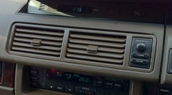 日産 Y31 セドリック グロリア エアコン吹き出し口 センター 茶色 検索 VG20DT 純正 ボディ バンパー パーツ ベンチレーター ドア JN32