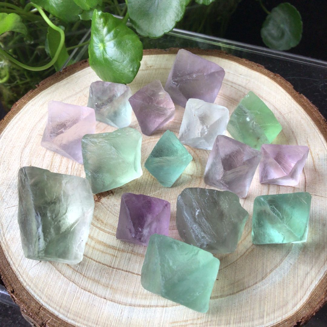 希少 高品質 100g】コロッと大粒結晶* 八面体フローライト