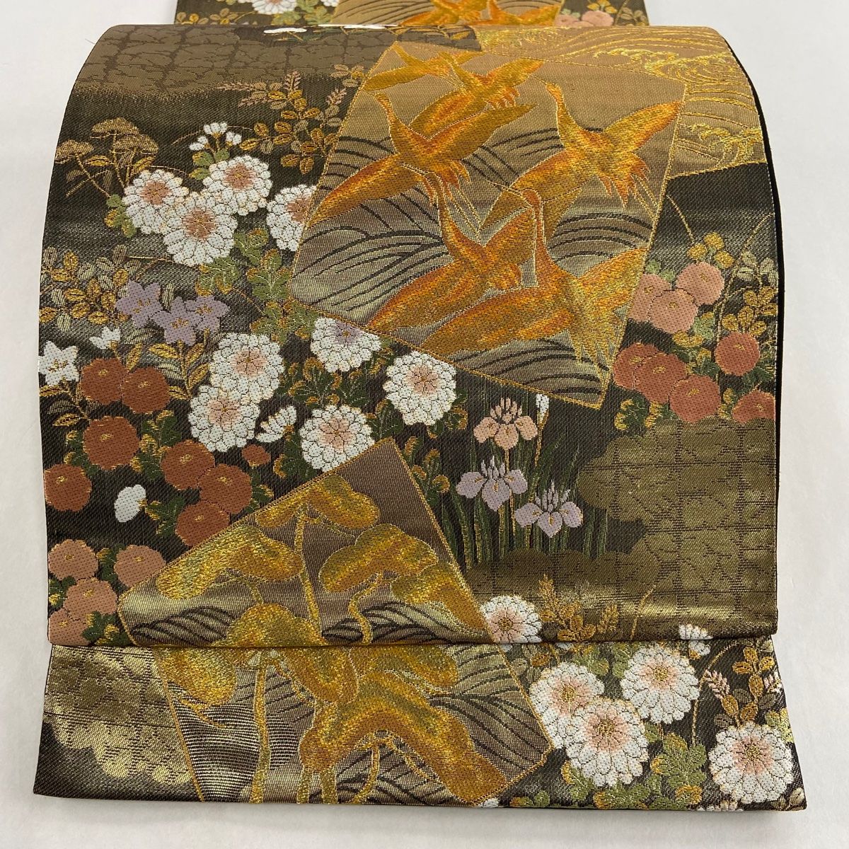 数々の賞を受賞 箔 金糸 鶴 草花 秀品 美品 袋帯 クリーム 【中古