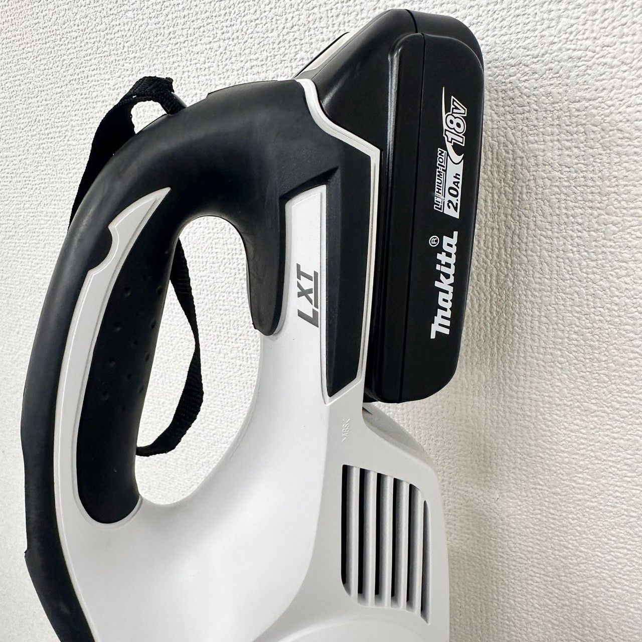 マキタ 充電式クリーナー CL182FD＋充電器 バッテリーセット ホワイト