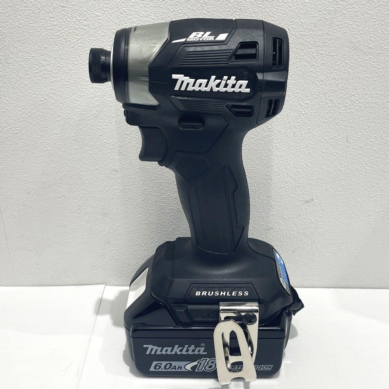makita マキタ 充電式インパクトドライバ TD173DRGXB ブラック 電動工具 開封 006358