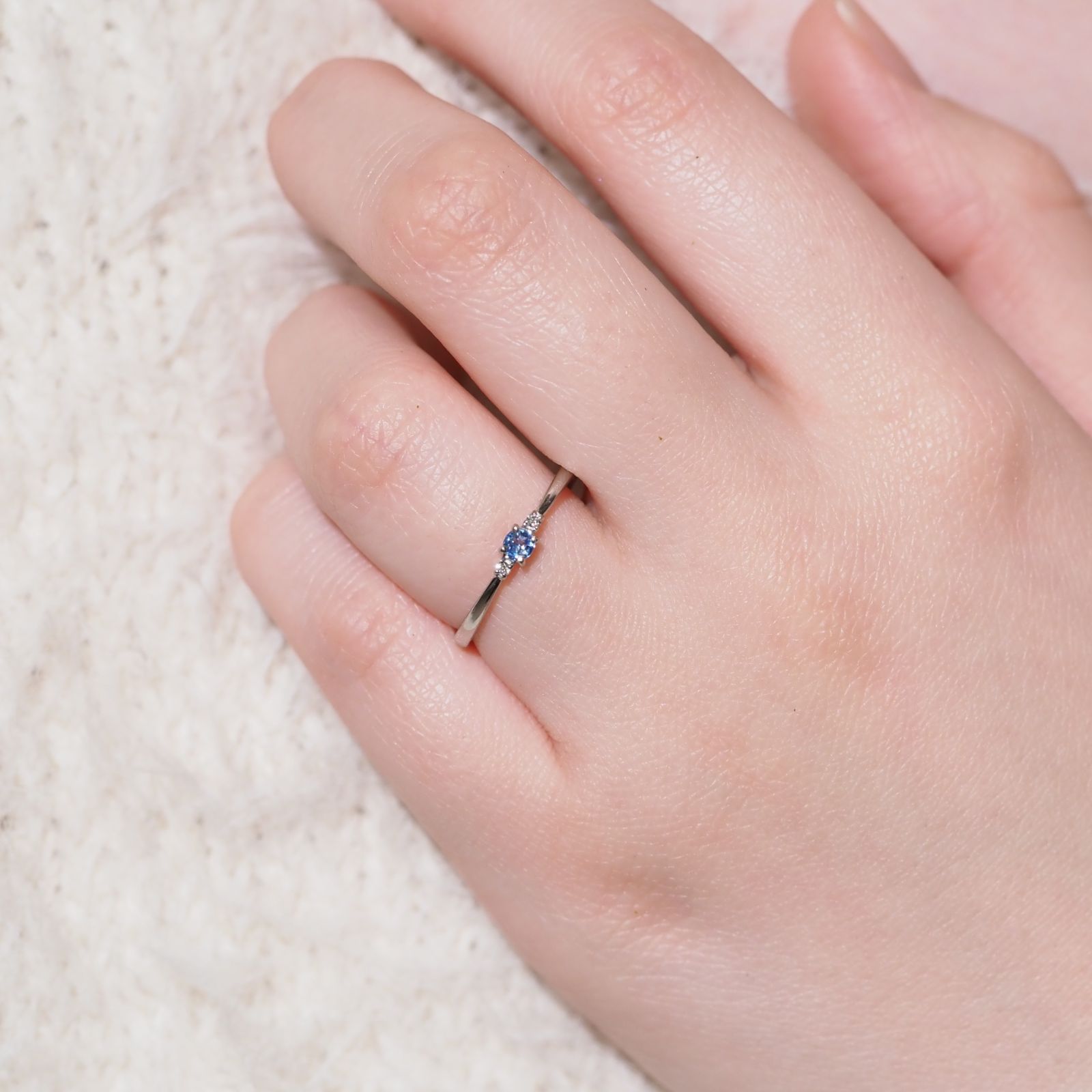 ベニトアイト リング 0.069ct pt900 D0.02ct - メルカリ