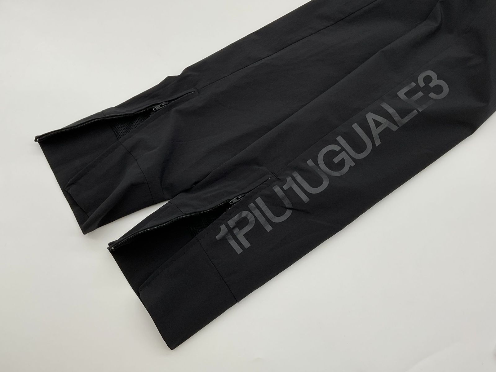 未使用 1PIU1UGUALE3 GOLF 3 ブラック ZIP PANTS ジップパンツ 未使用 1PIU1UGUALE3 GOLF 3 ブラック ZIP PANTS ジップパンツ