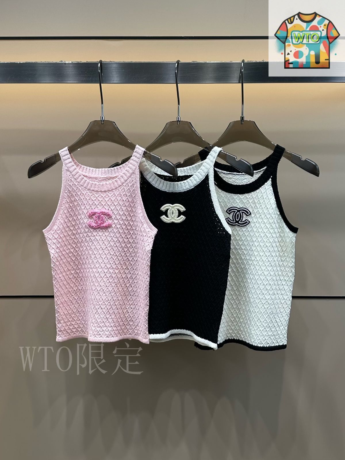 【上品な色味が映える★シャツにも◎】CHANEL 25A ニットベスト 今日特価】Chanel 25 夏季新款 カットアウトニットベスト - メルカリ