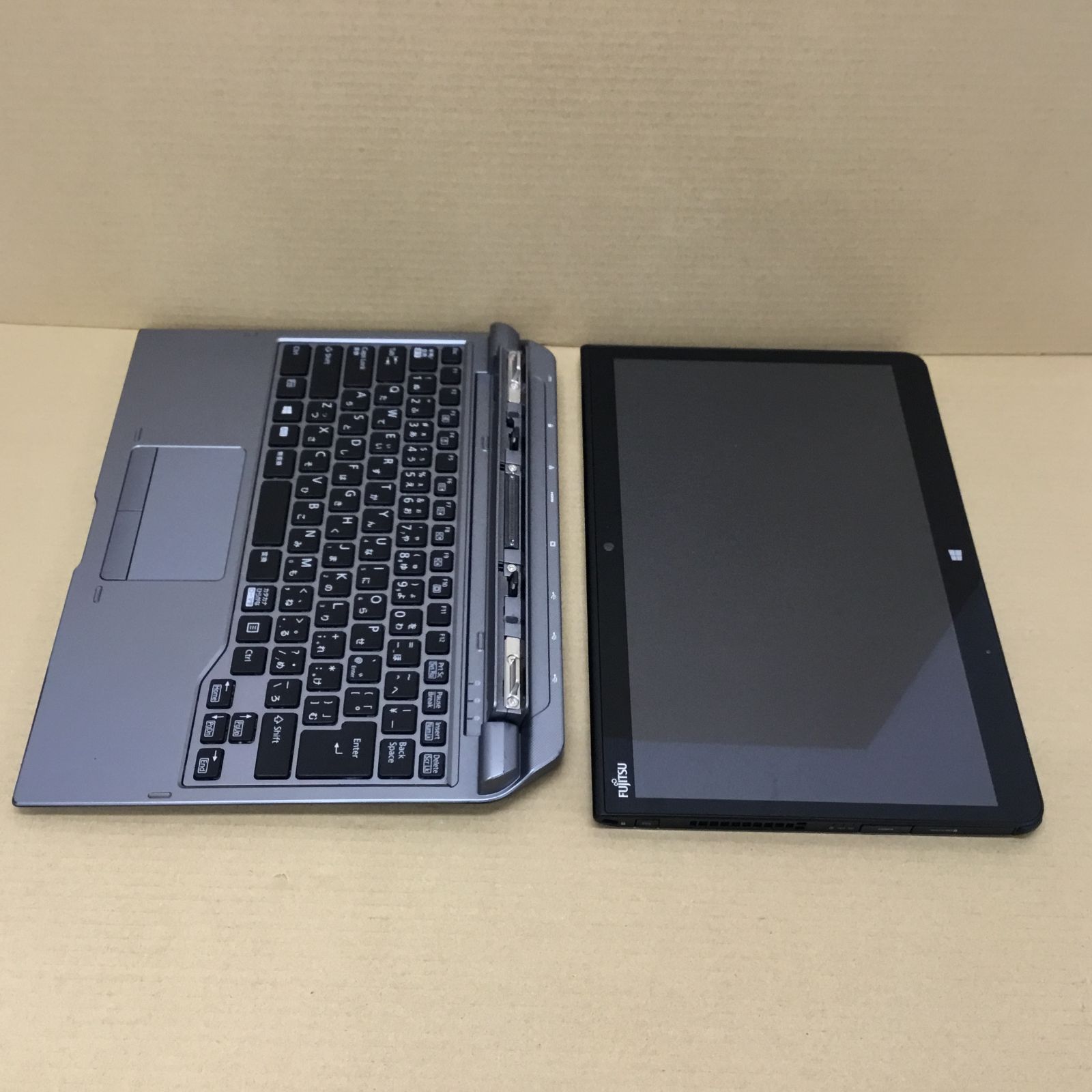 LAN有線無線富士通のタブレットノートパソコン 品 Fujitsu FARQ11017