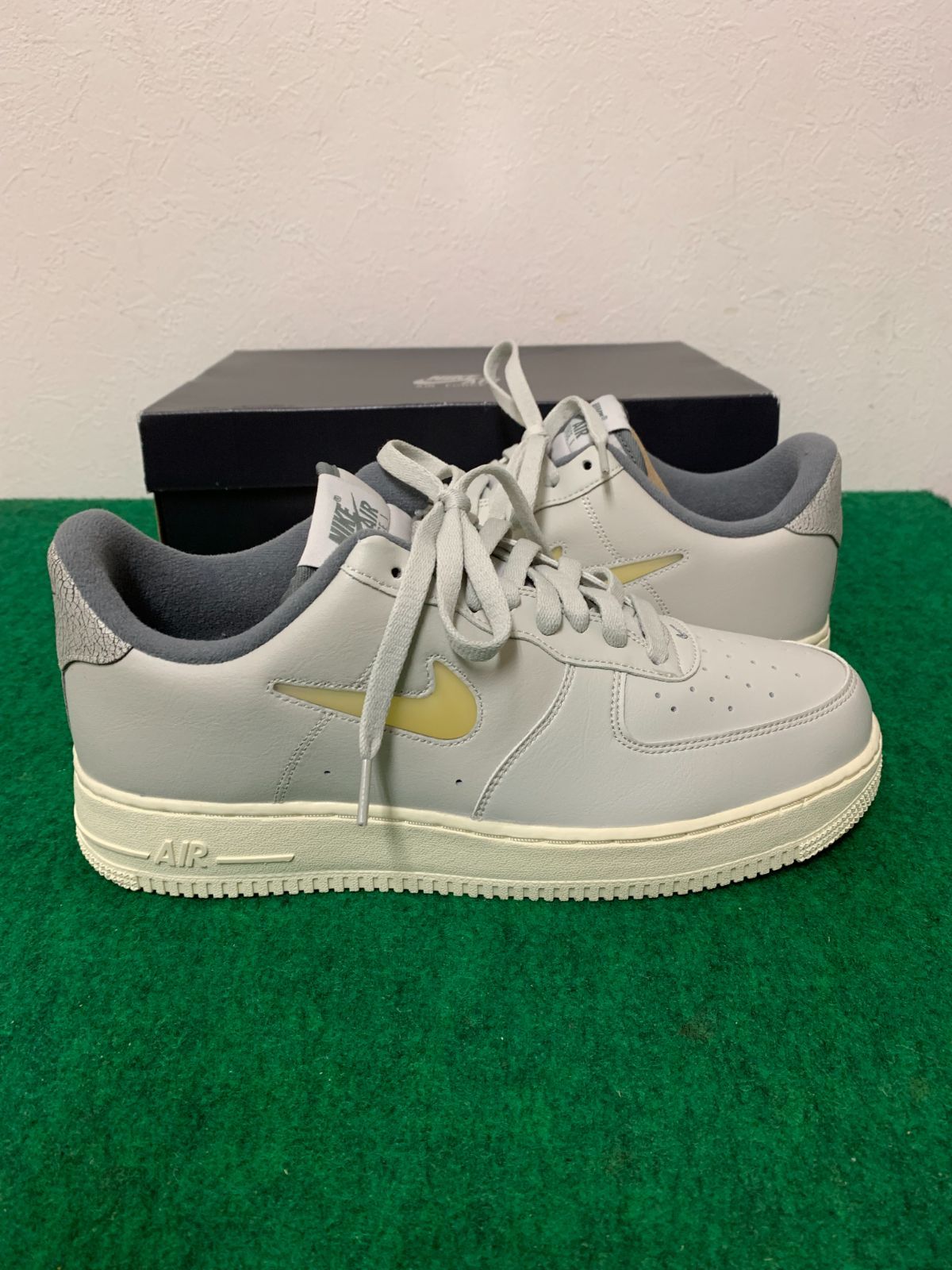 〇【未使用品】AIR FORCE 1 07 LX ナイキ エアフォース 29.0cm グレー