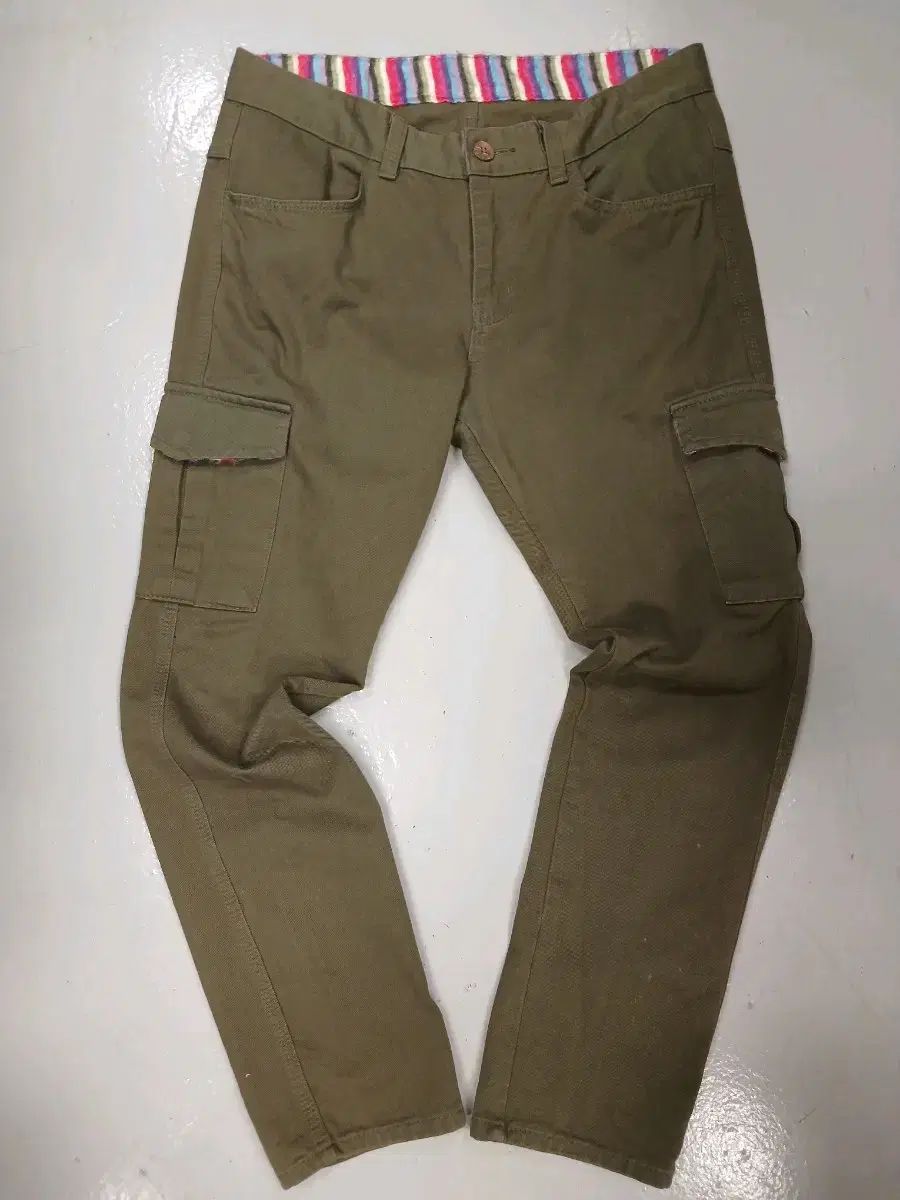 UNDERCOVER × NGAPカーゴパンツ　カーキ　Mサイズ ジーユー アンダーカバー コラボ カーゴパンツ カーキ