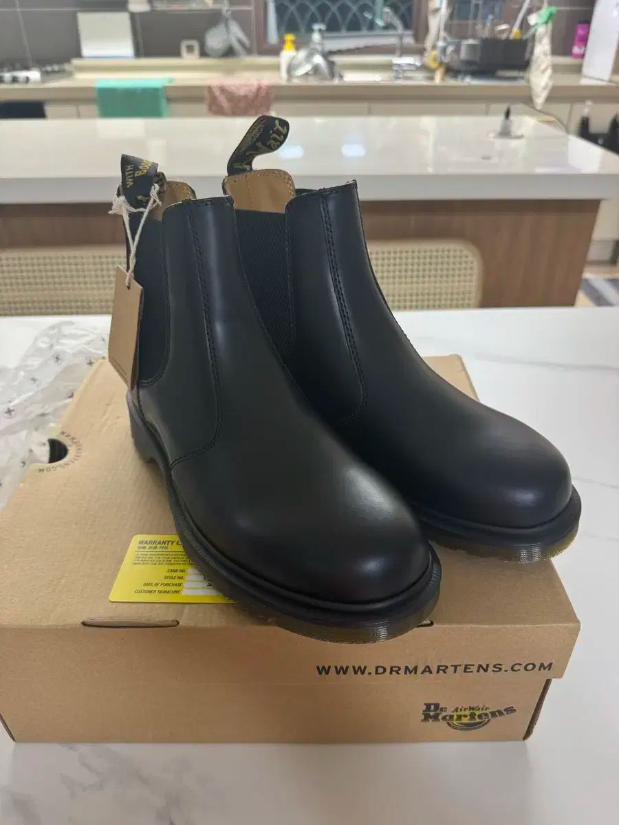 DR. MARTENS ドクターマーチン チェルシーブーツ 2976 260