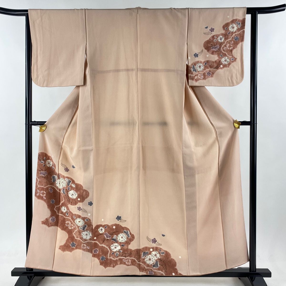 付下げ 身丈156cm 裄丈62cm S 袷 菊 雲文 絞り 縮緬 ピンクベージュ 正絹 名品