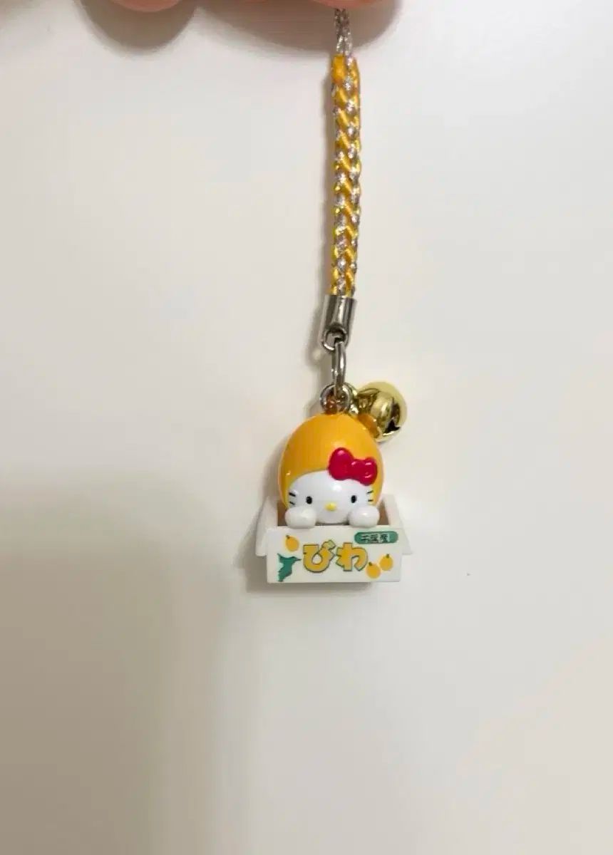 【雷市場（ポンジャン）商品韓国直送】 古典 ハローキティ リージョナルのみ フルーティー 木箱 hello kitty(ハローキティ) ストラップ