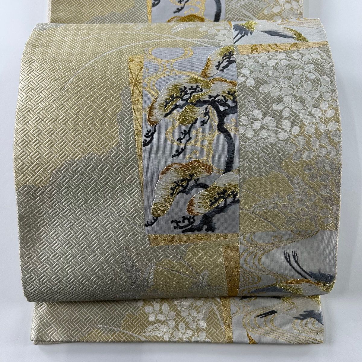 袋帯 秀品 松 鶴 金糸 刺繍 ベージュ 六通 正絹 【中古】 - メルカリ