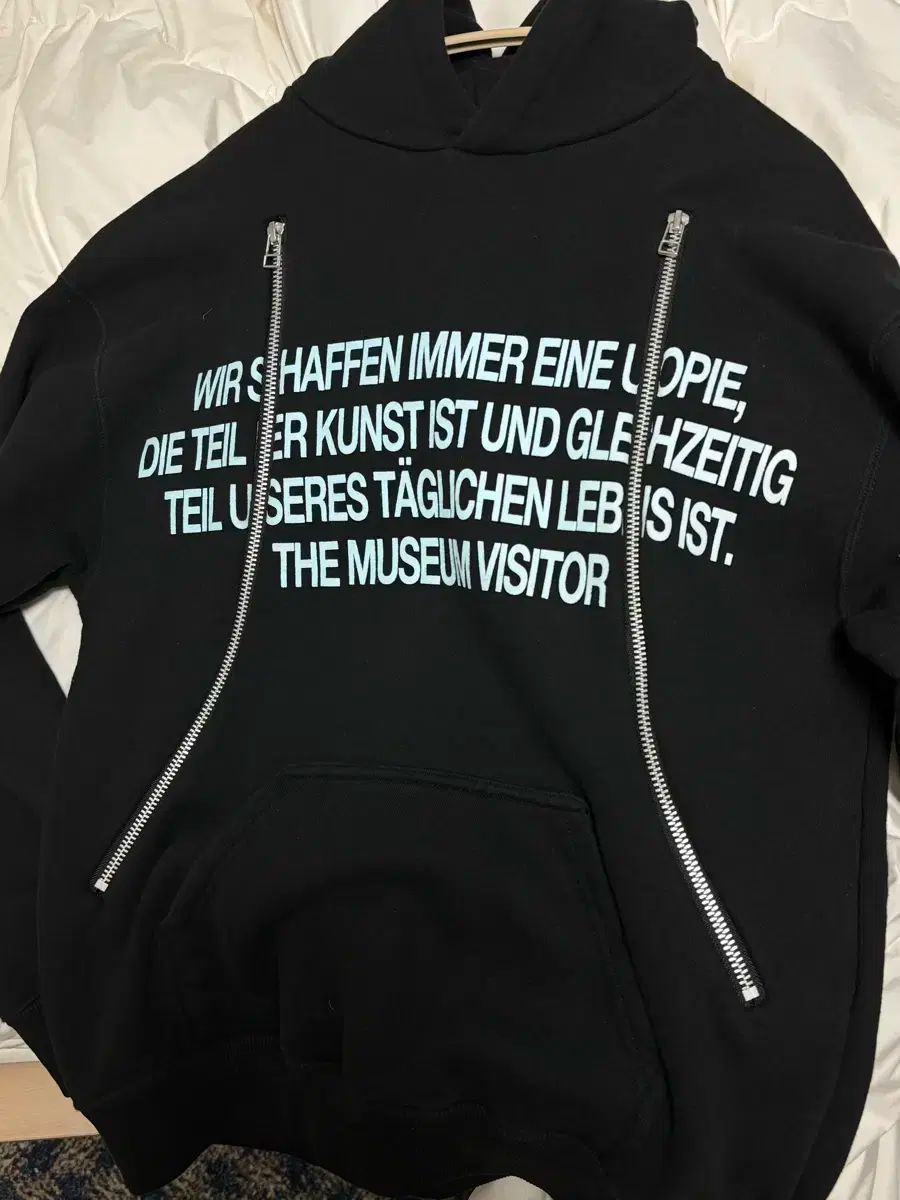 THE MUSEUM VISITOR ザミュージアムビジター フード付きTシャツ