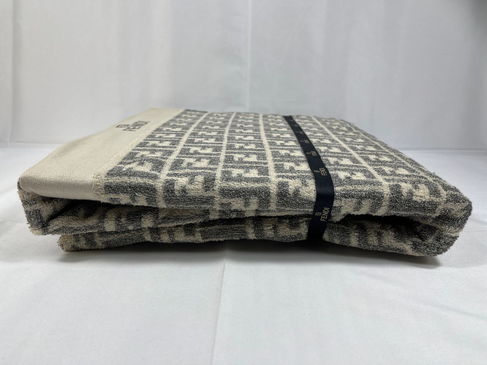 FENDI フェンディ teleria タオルケット 綿 2711092 寝具 タオル 布 ブランド ベッド 毛布 MARWIL-DEMENAGEMENTS_CH