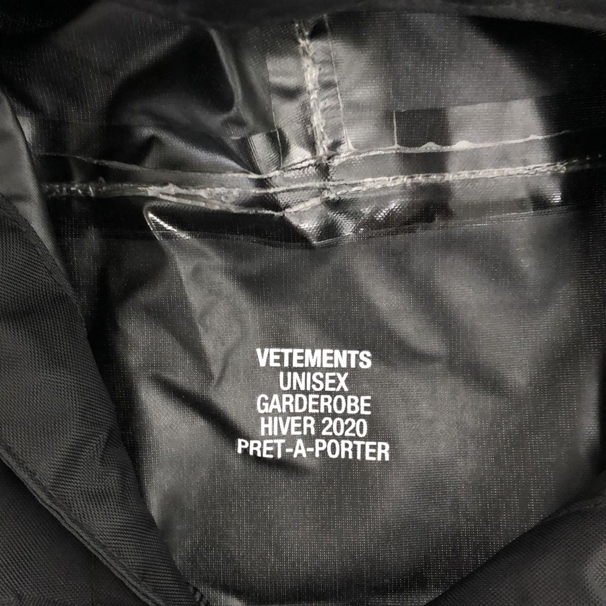 美品 VETEMENTS ブラック コート VETEMENTS ブラック コート