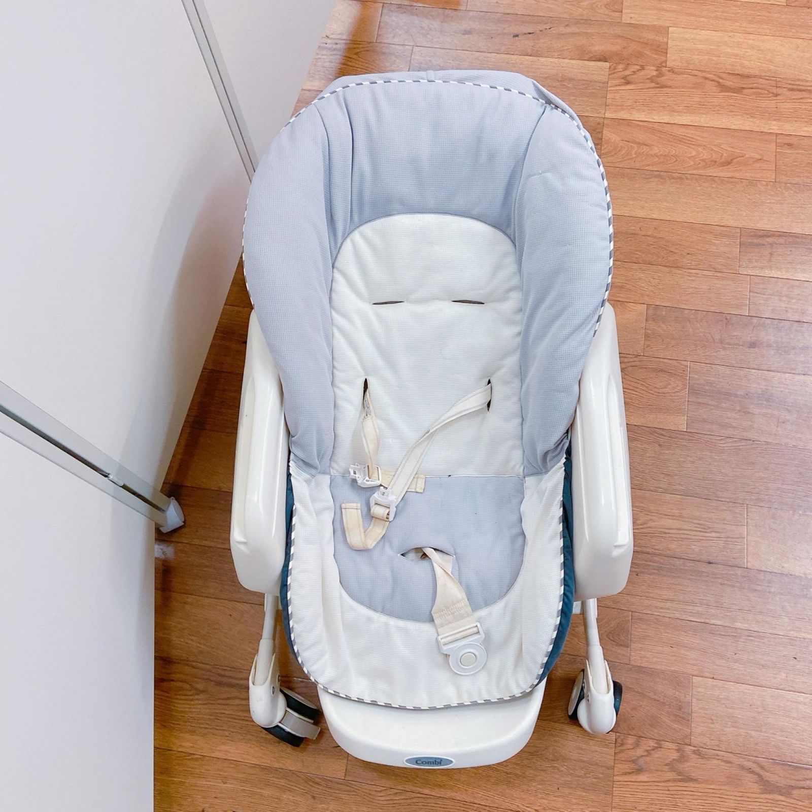 在庫限り Combi コンビ ネムリラ ハイローチェアその他ベビー用品 ホワイト グレー