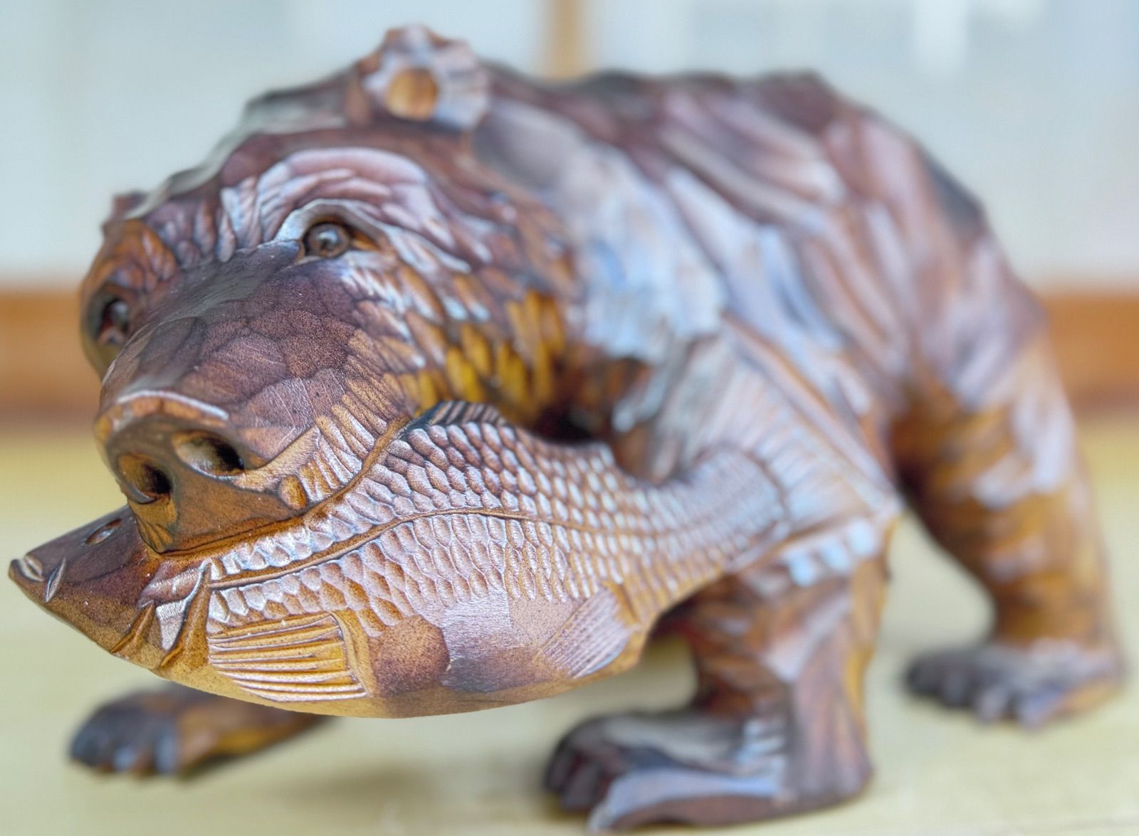 【工芸品/熊/置物】木彫り　木彫　彫刻　縁起物　インテリア　台座付き 工芸品/熊/置物】木彫り 木彫 彫刻 縁起物 インテリア 台座付き 工芸品