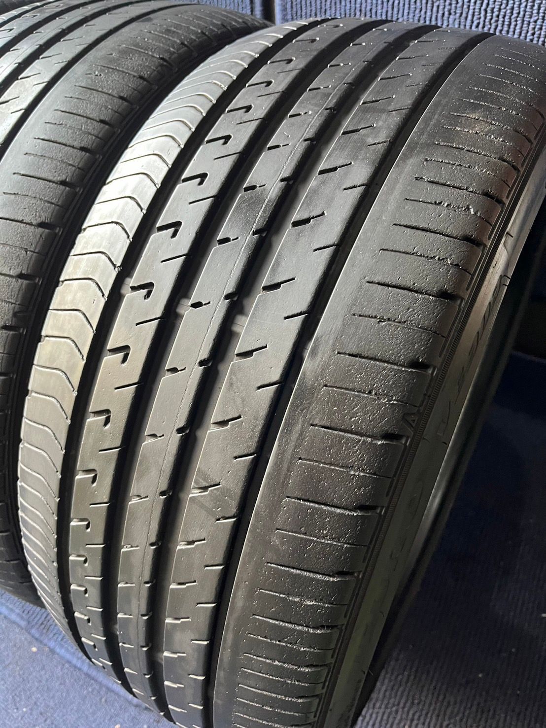 ☆送料無料☆【2019年製造】【溝7～8分山】DUNLOP VEURO VE303 4本  235/40R18  ASP2118