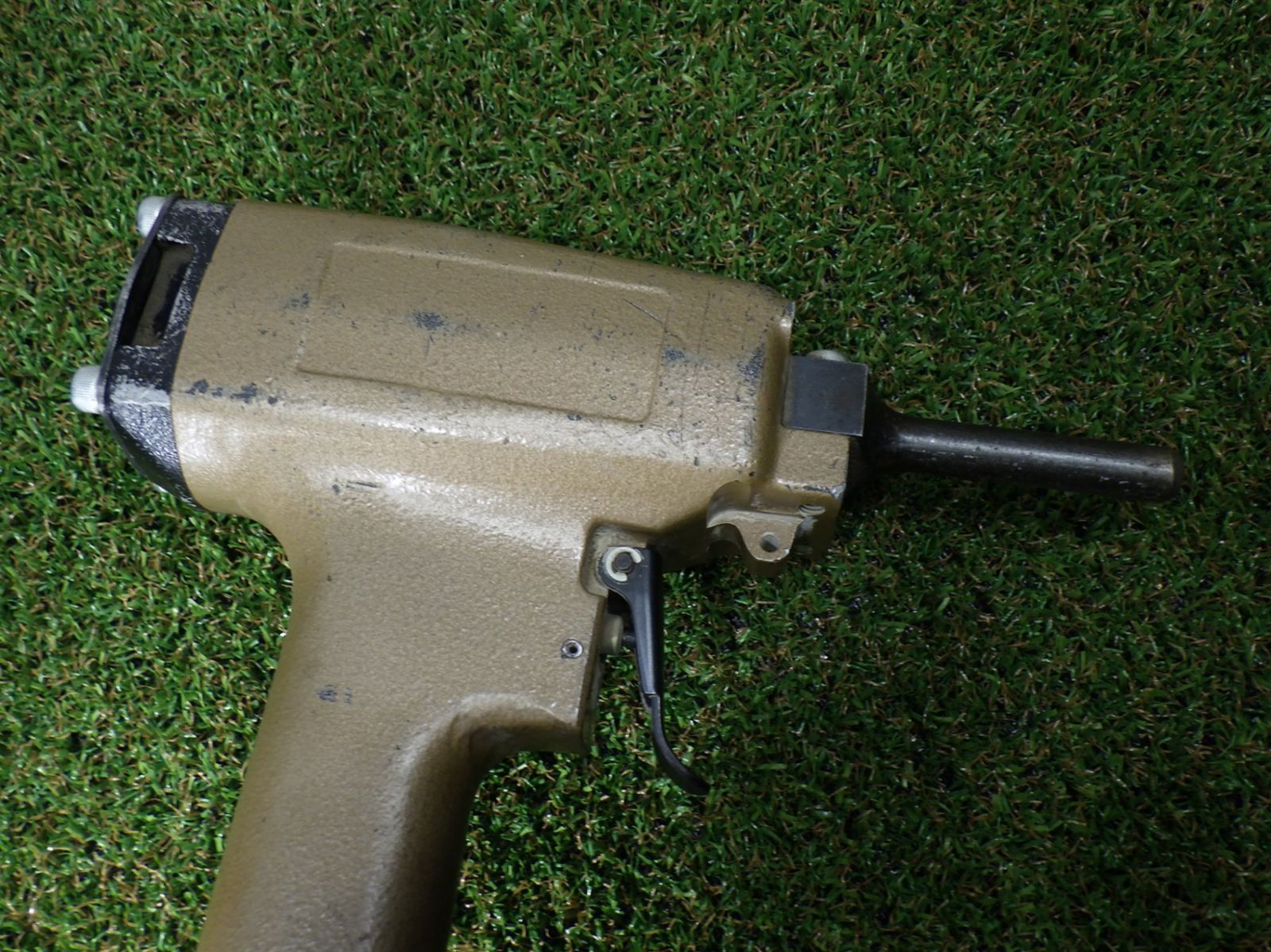 ✨マキタ　中古　AKN10　エア釘抜き　ブラウン　本体のみ✨うるま市田場✨ ✨マキタ 中古 AKN10 エア釘抜き ブラウン 本体のみ✨うるま市田場✨