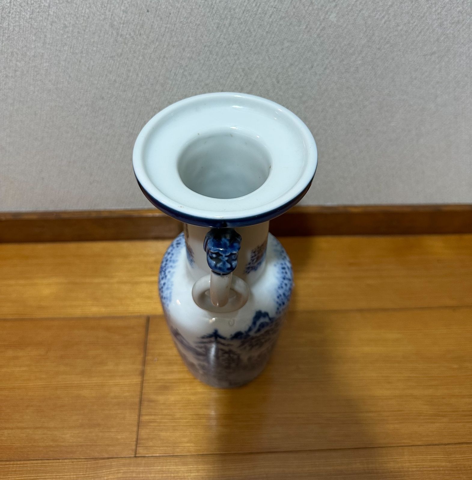 華山製陶 染付山水 獅子環耳花瓶／底款あり 高さ約20cm 口径約