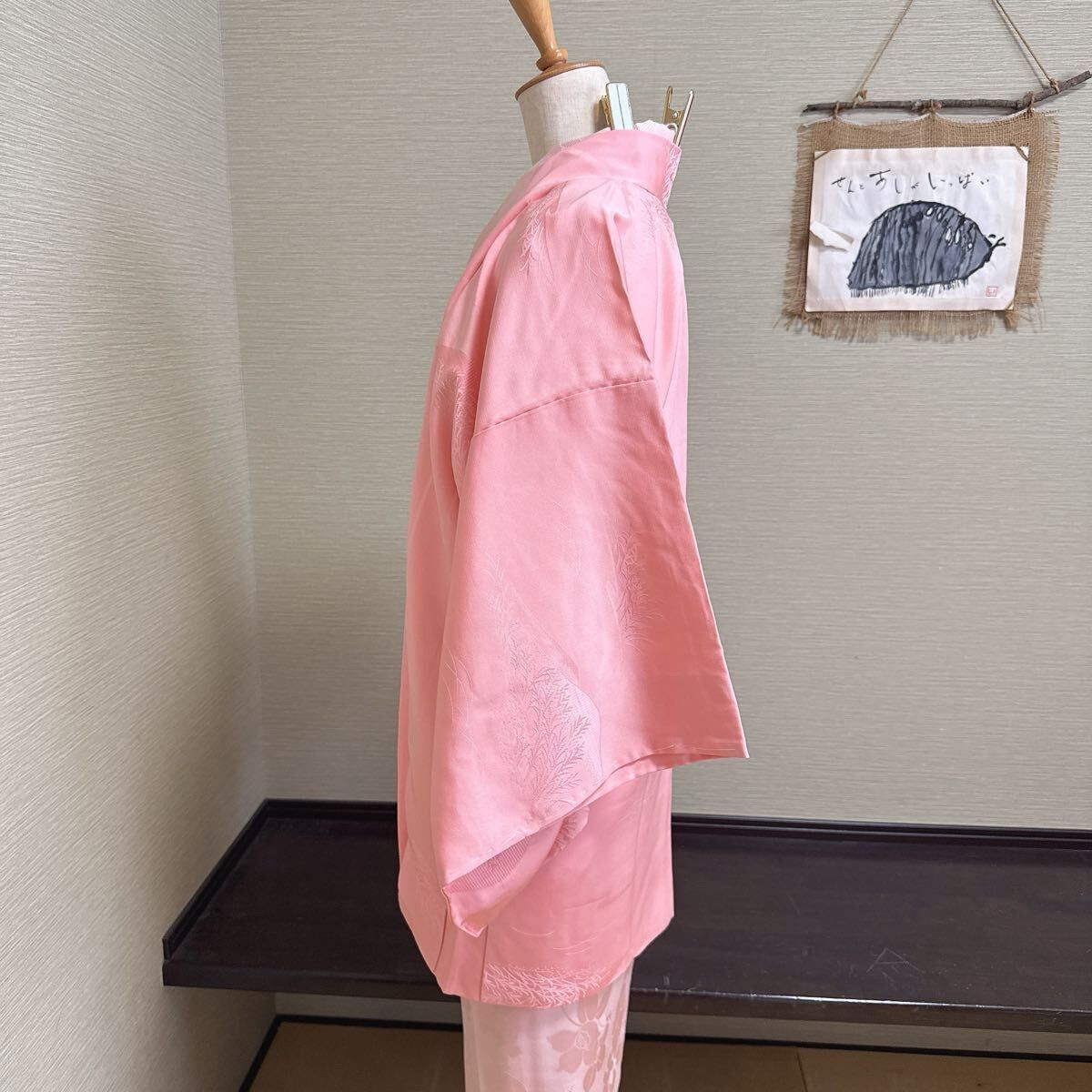 色無地 華やかピンク 亀甲に花模様 着物 正絹 紋なし 袷 バチ衿RK-4542 色無地 華やかピンク 亀甲に花模様 着物 正絹 紋なし 袷 バチ衿
