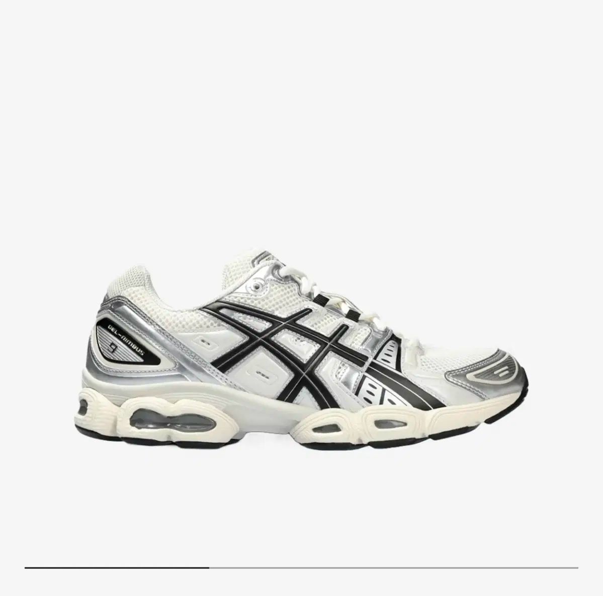 【雷市場（ポンジャン）商品韓国直送】280 Asics(アシックス) ゲル ニンバス 9 クリーム 黒