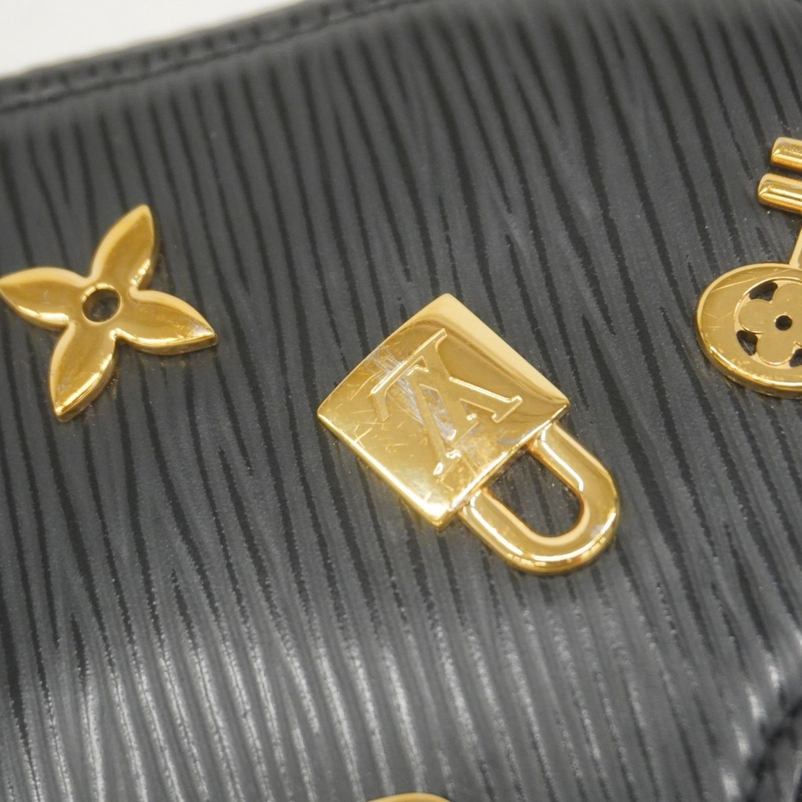 LOUIS VUITTON ハート エピ ラブロック クールロックコインケース LOUIS VUITTON ハート エピ ラブロック クールロックコイン
