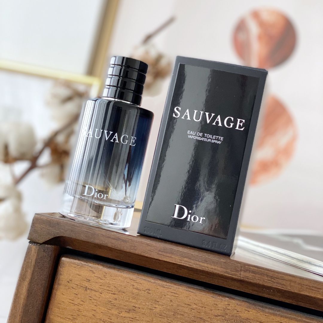 Dior Sauvage Eau de Toilette 100ml 香水-3-5 - メルカリ